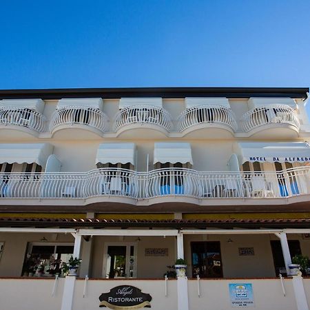 Hotel Da Alfredo Кастелабате Екстериор снимка
