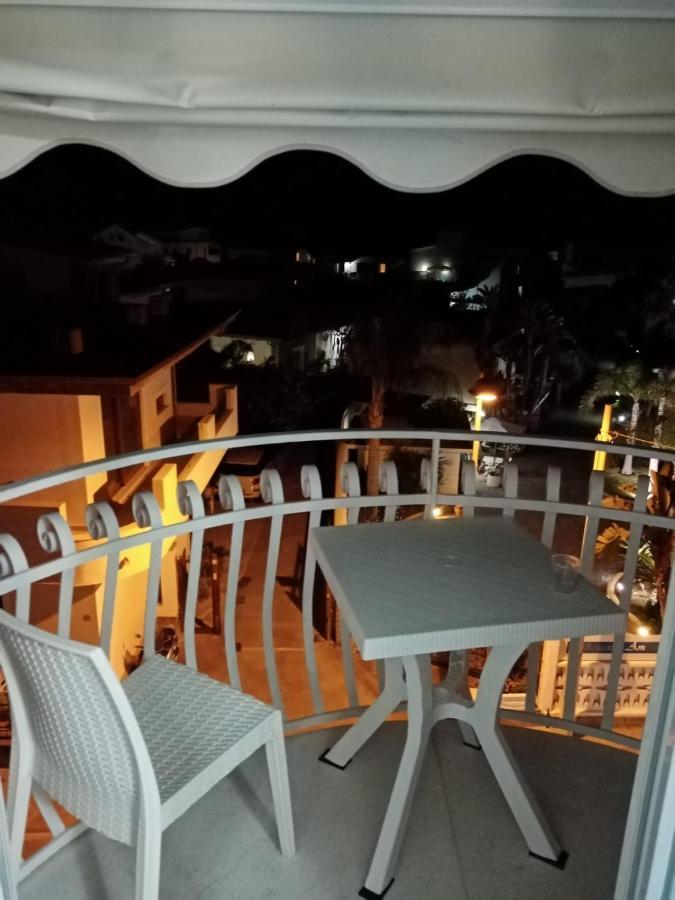 Hotel Da Alfredo Кастелабате Екстериор снимка