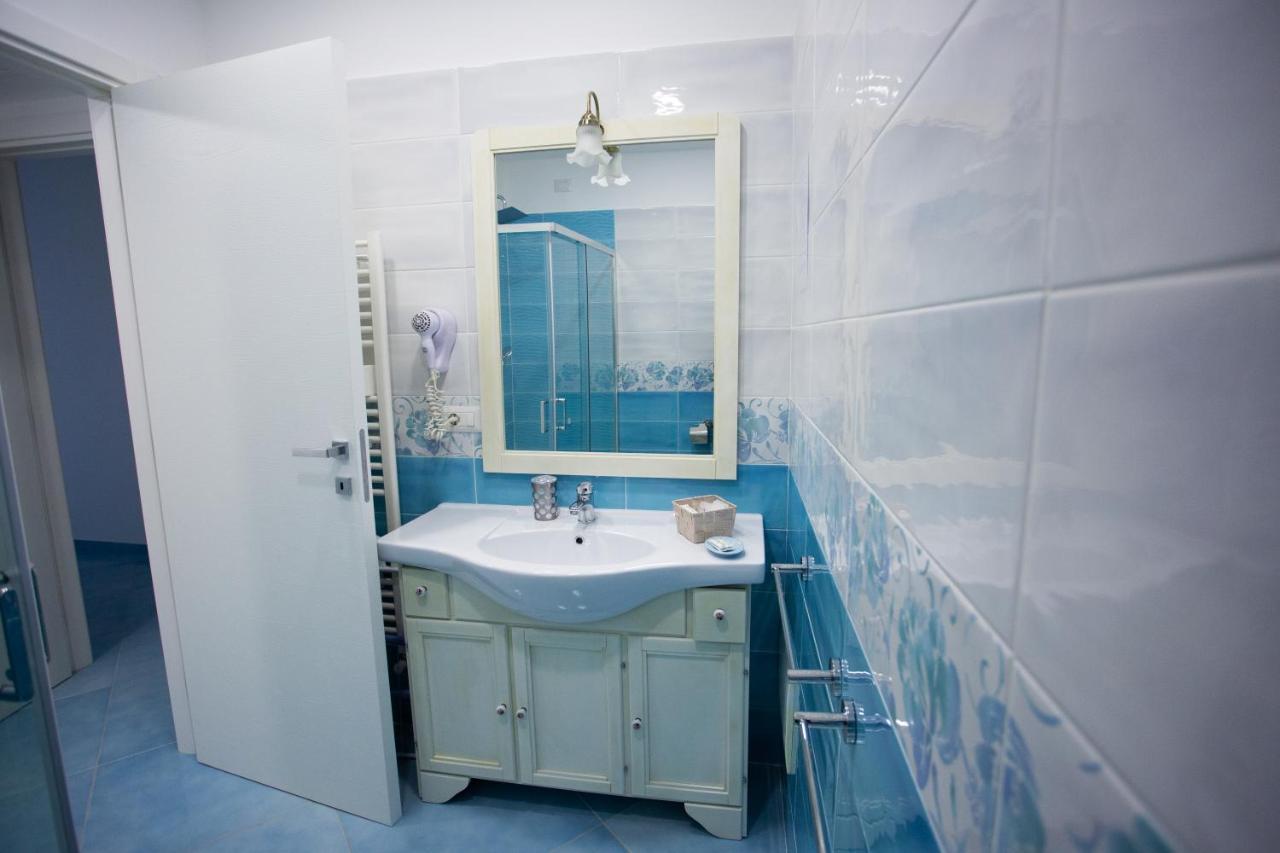 Hotel Da Alfredo Кастелабате Екстериор снимка