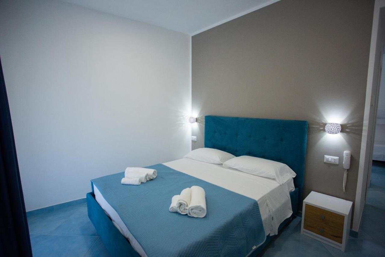 Hotel Da Alfredo Кастелабате Екстериор снимка