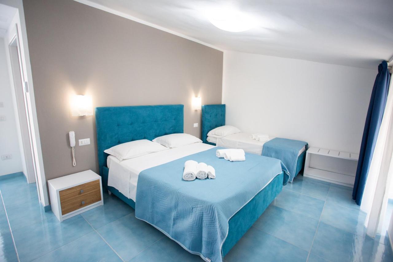 Hotel Da Alfredo Кастелабате Екстериор снимка