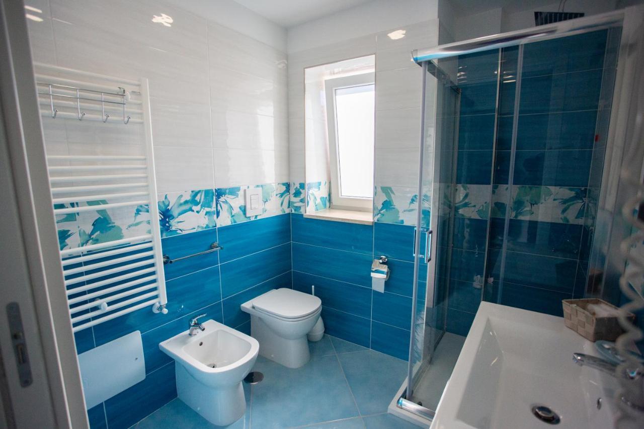 Hotel Da Alfredo Кастелабате Екстериор снимка